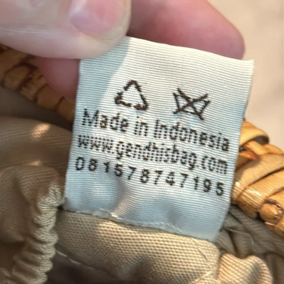 PreOwned Excellent Condition Gendhis Ratan bag with 2 straps - Picture 13 of 16